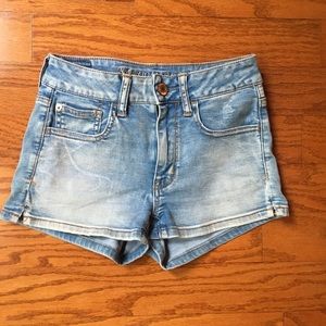 American Eagle  size 2 woman’s stretch jean shorts
